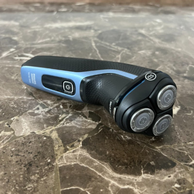 Máy cạo râu khô và ướt 5D Pivot & Flex Heads Philips Norelco S3212 Series 3000 - Hàng Nhập Khẩu