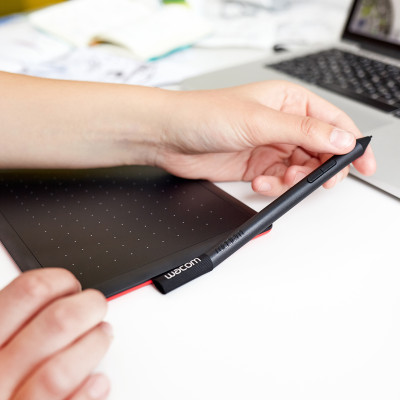 Bảng Vẽ One by Wacom Small CTL-472 - Hàng Chính Hãng