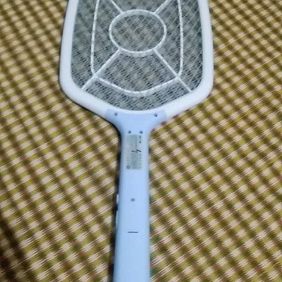 Vợt diệt muỗi cao cấp , tay cầm chống trượt , chống giật , 3 lớp lưới , hiệu suất cao , tiết kiệm điện , an toàn và tiện lợi