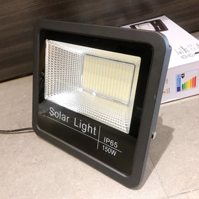 ĐÈN PHA LED NĂNG LƯỢNG MẶT TRỜI 150W CẢM BIẾN THÔNG MINH 1803-150