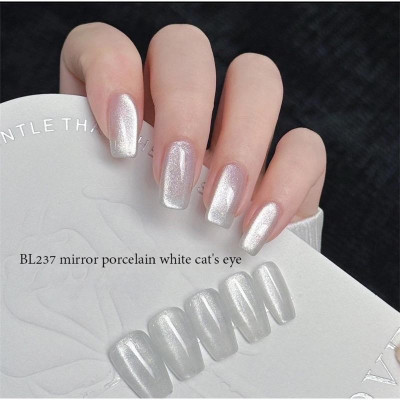 Sơn Gel Mắt Mèo Ánh Trăng Kim Cương Milan Pha Lê Vendeeni Chai 15ml, Đậm Mướt Độ Bóng Cao, Bền Màu Chuyên Dùng Làm Nail, Không Ố Móng Nail Phương Miu