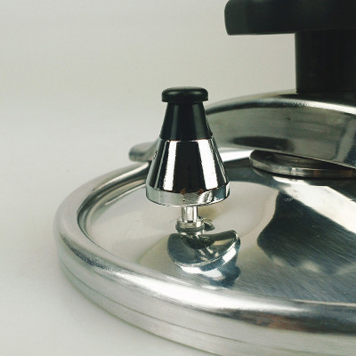 Nồi Áp Suất Đáy Từ Dùng Mọi Bếp FUJIKA FJ-AG220 (5 lít) - Màu Ngẫu Nhiên - Hàng Chính Hãng