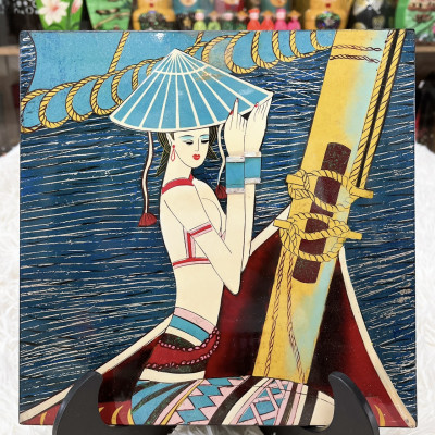 Tranh Cách Điệu Cô Gái Sơn Mài Cao Cấp Thanh Bình Lê