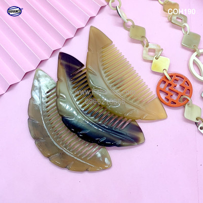 Lược sừng xuất khẩu Nhật - hình chiếc lá mini (Size: 11cm) COH190 - Nhỏ gọn tiện lợi - Chăm sóc tóc