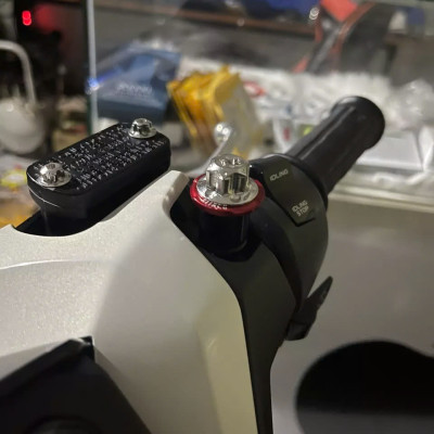 Ốc Chân Kính Gương Salaya Inox 304 tặng kèm Lông Đền Nhôm 10li ĐỎ Kitaco Siêu Rẻ Đẹp