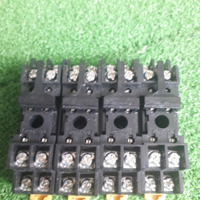 Đế rơ le P2RF-08 8 chân