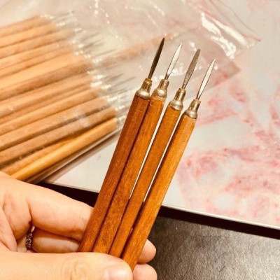 Cây Lấy Khóe Móng Cán Gỗ, Chất Liệu Gỗ Chắc Chắn, Đầu Lưỡi Thép Sắc Bén, Tiện Lợi Dành Cho Thợ Nail, Làm Nail Dễ Dàng