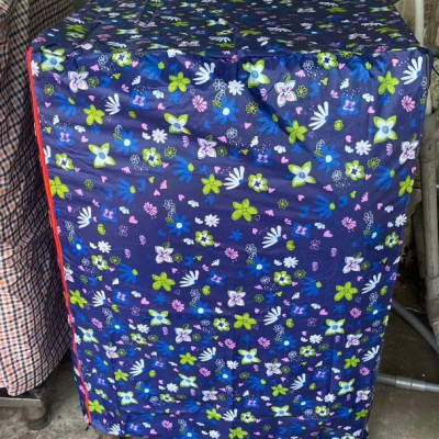 Áo bọc   máy giặt cửa trên  cho máy từ  9 -  10 kg  , vải dù siêu bền ,  thoáng khí  , chống nước  , chống bụi tốt   bảo vệ máy  khỏi mưa nắng khi để ngoài trời  ,giao màu ngẫu nhiên