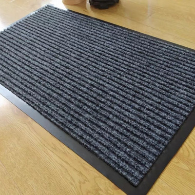 Thảm chùi chân chống trơn trượt lót trước cửa và sảnh lớn 