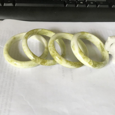 Vòng tay đá tự nhiên màu vàng chanh cho người mệnh Thủy và Kim cao từ 1.5 đến 2.3 cm