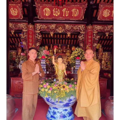 ĐỒ LAM ĐI CHÙA  Lãnh Tụ Cổ Tàu Không Thêu