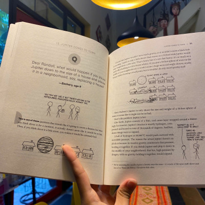 Sách - What If? 2: Additional Serious Scientific Answers to Absurd Hypothetical Questions by Randall Munroe