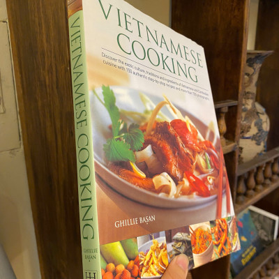 Sách - Vietnamese Food & Cooking by Ghillie Basan | Food Recipes and History - English Cookbook