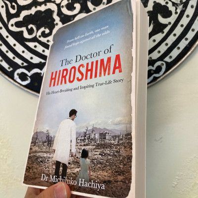 Sách - The Doctor of Hiroshima: Heartbreaking and Inspiring Life Story by Michihiko Hachiya