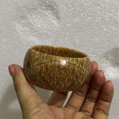Vòng tay cẩm thạch tụ nhiên màu vàng nâu mật cao 2.8cm (nhiều size) đá thật khai thác tại việt nam
