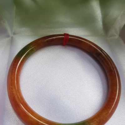 Vòng Mã Não Tứ Quý đỏ xanh bông Ni 55mm chột 7mm nặng 54kg đến 62kg đeo đẹp sẽ giúp cho bạn trông thật nổi bật và thu hút mọi ánh nhìn xung quanh đấy ạ