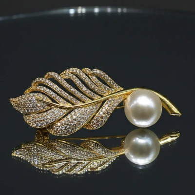 Trâm Cài Áo Vest, Áo Dài Đính Ngọc Trai Baroque Hình Lông Vũ thời trang thiết kế Hity ACC404