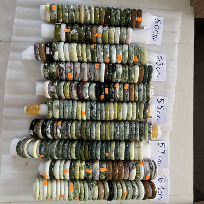 Vòng tay cẩm thạch ngọc serpentine màu xanh cốm nguồn gốc Viet Nam