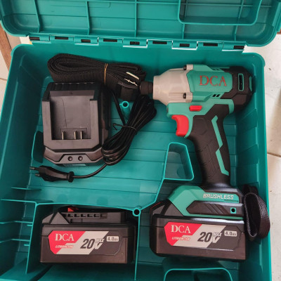MÁY SIẾT VÍT KHÔNG CHỔI THAN DÙNG PIN 20V/4.0AH X2 (KÈM THEO 1 SẠC, 2 PIN 4.0AHM) DCA ADPL03-14EM - HÀNG CHÍNH HÃNG