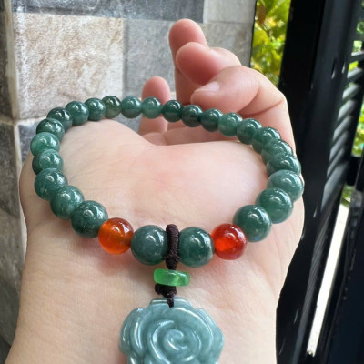 Vòng Tay Chuỗi Nữ Đá Cẩm Thạch Xanh Lam Đậm Tự Nhiên Mix Bông Hồng rất là xinh đẹp size hạt 7mm các chị em nữ mệnh thủy mệnh mộc mệnh và hỏa đeo chuẩn hợp món quà tặng phụ nữ quà sinh nhật đẹp ý nghĩa rẻ đẹp ạ