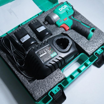 MÁY SIẾT VÍT KHÔNG CHỔI THAN DÙNG PIN 12V/2AH DCA ADPL04-8EK - HÀNG CHÍNH HÃNG