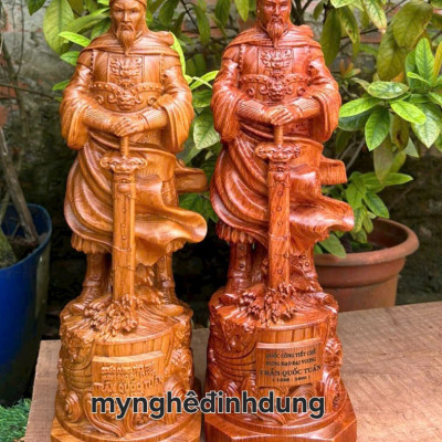 Tượng  thánh trần quốc tuấn trần hưng đạo vương bằng gỗ hương đá  cao 40cm