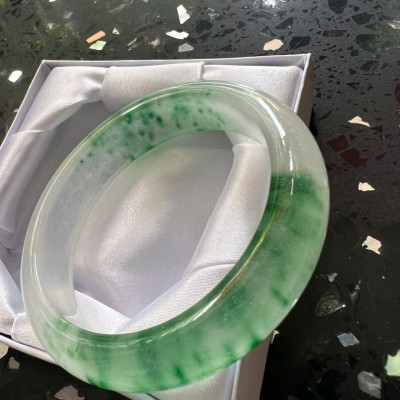 Vòng Tay Nữ Bản Hẹ Đá Mã Não DuLong Xanh Rong Biển Bông Bông Trắng Trong Bóng Đẹp Ni 55mm Cao 15mm Dầy 9mm Món quà tặng Nữ 53kg - 57kg đeo tay xinh rẻ đẹp ý nghĩa ạ 