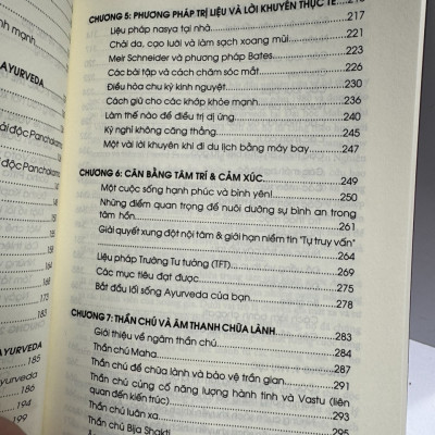 AYURVEDA - CÂN BẰNG THÂN TÂM TRÍ - Thực hành và khám phá những bí mật y học cổ xưa - Danny Cavanagh & Carol Willis -  Á Châu books
