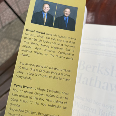 [GIẢI CỨU SÁCH HAY – XẢ KHO CHỐNG Ế] BERKSHIRE HATHAWAY – Những bài học tuyệt vời từ Warren Buffett & Charlie Munger tại Đại hội cổ đông thường niên của Tập đoàn trong suốt 30 năm - Daniel Pecaut, Corey Wrenn – Bestbooks