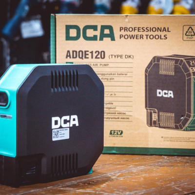 MÁY BƠM HƠI DÙNG PIN 12V/2.0AH (KÈM 1 SẠC, 1 PIN 2.0AH) DCA ADQE120DK - HÀNG CHÍNH HÃNG
