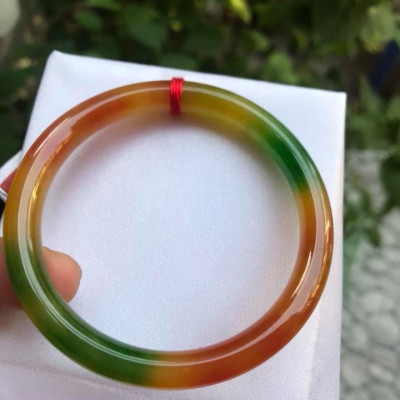 VÒNG MỚI ĐÁ CẨM THẠCH TỨ QUÝ NI 53  MÀU TƯƠI ĐỀU VÒNG BÓNG ĐẸP NỮ TẤT CẢ CÁC MỆNH ĐEO  CÂN NẶNG TẦM 52KG ĐẾN 65KG