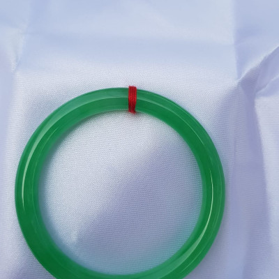 Vòng cẩm thạch Mới Vòng Lý T 52mm x7mm Vòng Xanh lá Đều tươi 52kg - 56kg Nữ mệnh Mộc mệnh Hỏa Thủy đeo ạ