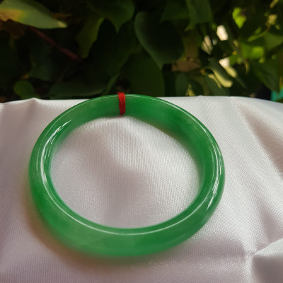 Vòng cẩm thạch Lý Nở 53  Size vòng 53mm x Dầy 7,2mm màu Xanh lá Tươi bóng đều đẹp quá  Nữ mệnh Mộc Hỏa 52kg - 60kg đeo đẹp ạ