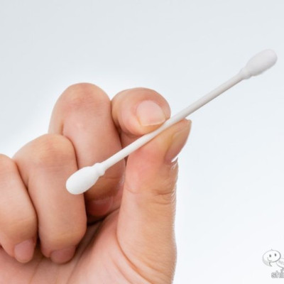 Hộp 180 tăm bông ngoáy tai kháng khuẩn Sanyo Nhật Bản, chất liệu đầu bông được làm bằng 100% cotton cao cấp mềm mại, không gây đau rát khi sử dụng