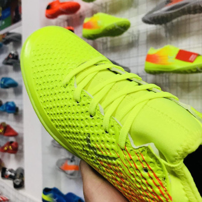 Giày bóng đá thể thao phủi chính hãng wWika Flash Xanh Chuối