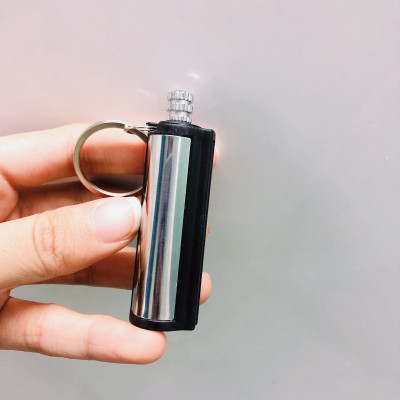 Hột quẹt bật lửa móc khóa diêm xăng sinh tồn hình Trụ Tròn - xài xăng