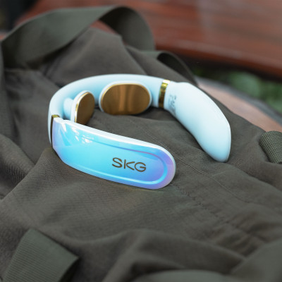 Máy Massage Cổ SKG K6E- Tấm điện cực mạ vàng 24K mát-xa cho da nhạy cảm, không gây mẩn ngứa, khó chịu