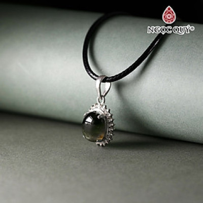 Dây chuyền Sapphire đen ánh xanh lá bọc bạc 17x14mm - Ngọc Quý Gemstones