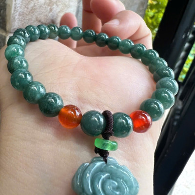 Vòng Tay Chuỗi Nữ Đá Cẩm Thạch Xanh Lam Đậm Tự Nhiên Mix Bông Hồng rất là xinh đẹp size hạt 7mm các chị em nữ mệnh thủy mệnh mộc mệnh và hỏa đeo chuẩn hợp món quà tặng phụ nữ quà sinh nhật đẹp ý nghĩa rẻ đẹp ạ