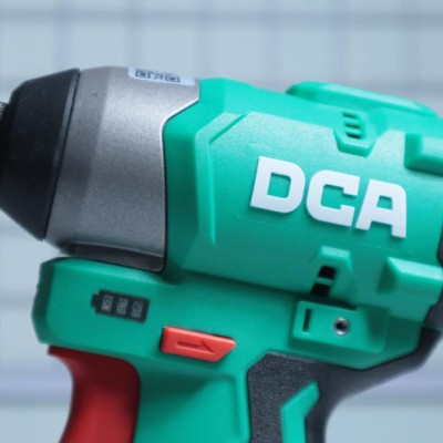 MÁY SIẾT VÍT KHÔNG CHỔI THAN DÙNG PIN 12V/2AH DCA ADPL04-8EK - HÀNG CHÍNH HÃNG