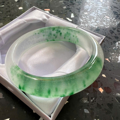 Vòng Tay Nữ Bản Hẹ Đá Mã Não DuLong Xanh Rong Biển Bông Bông Trắng Trong Bóng Đẹp Ni 55mm Cao 15mm Dầy 9mm Món quà tặng Nữ 53kg - 57kg đeo tay xinh rẻ đẹp ý nghĩa ạ 