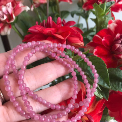Chiếc Vòng Tay Chuỗi Quấn 3 Vòng Đá Tourmaline Hồng Tự Nhiên Đẹp Size hạt 4mm Nữ mệnh Hỏa và mệnh Thổ đeo xinh tay may mắn ạ