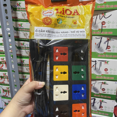 Ổ cắm điện LIOA 8 ổ cắm đa năng có nắp che 8D32N (Đen) 3 mét- Hàng chính hãng