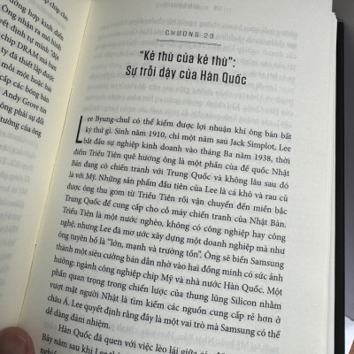 [Bìa cứng] CUỘC CHIẾN VI MẠCH - Chris Miller - Kim Luyến dịch - Nhã Nam - Nhà xuất bản Thế Giới