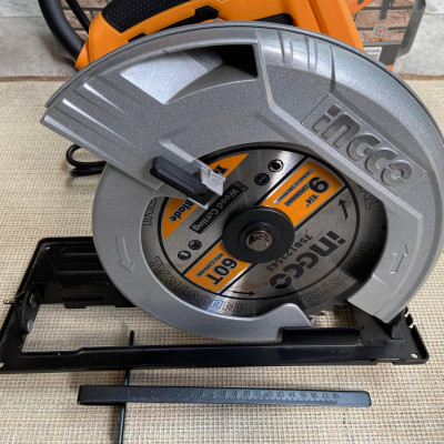 MÁY CƯA ĐĨA TRÒN 235MM 2200W INGCO CS2358 - HÀNG CHÍNH HÃNG