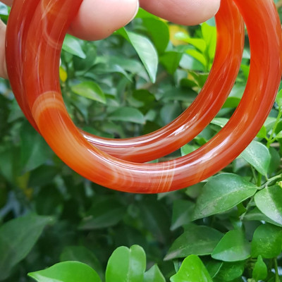 Vòng tay nữ đá mã não đỏ vân đẹp mới Vòng Ni 54mm x cọng 8,5mm Nữ mệnh hỏa mệnh thổ 52kg - 60kg đeo ạ