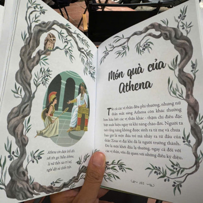 (Bìa cứng in màu) IILUSTRATED CLASSICS – TRUYỆN KỂ VỀ NHỮNG CÔ GÁI THÔNG MINH VÀ GAN DẠ TRONG THẦN THOẠI HY LẠP – Nhiều tác giả – Minh Trang dịch – Đinh Tị Books – NXB Hà Nội