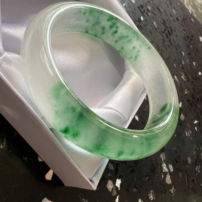 Vòng Tay Nữ Bản Hẹ Đá Mã Não DuLong Xanh Rong Biển Bông Bông Trắng Trong Bóng Đẹp Ni 55mm Cao 15mm Dầy 9mm Món quà tặng Nữ 53kg - 57kg đeo tay xinh rẻ đẹp ý nghĩa ạ 