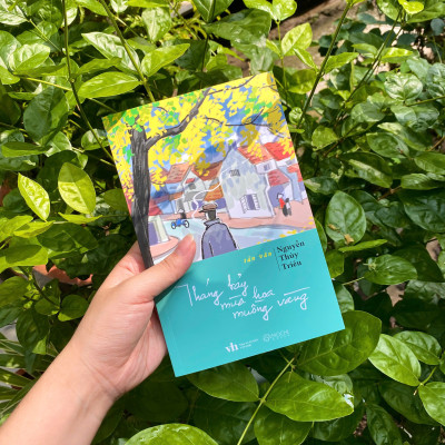 Sách - Tháng bảy mùa hoa muồng vàng