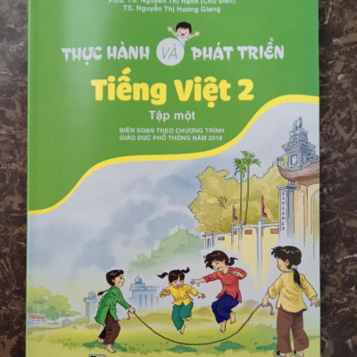 Sách - Thực hành và phát triển Tiếng Việt 2 tập 1 - Theo chương trình giáo dục phổ thông 2018